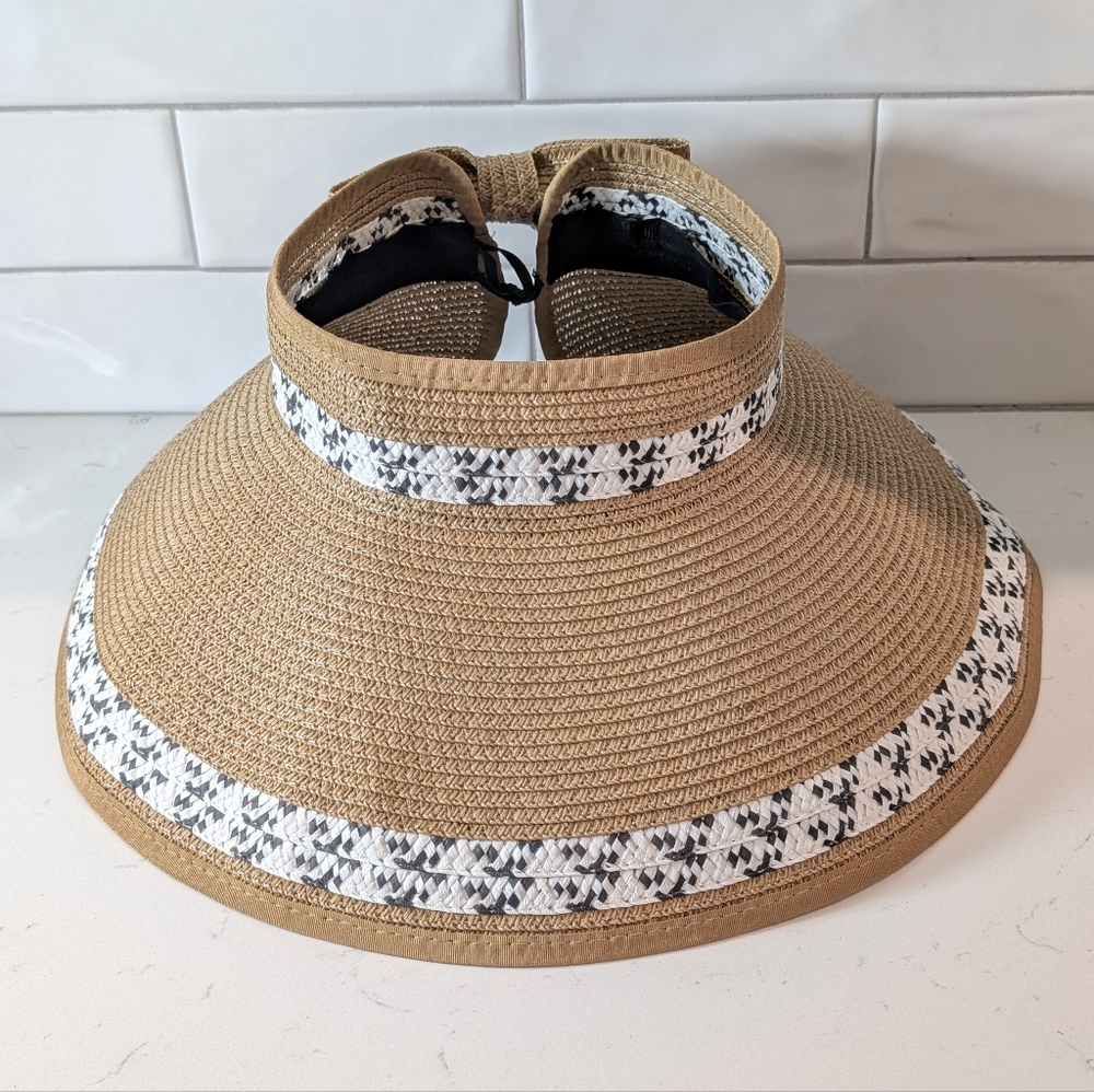 Nordstrom Rack Foldable Tan Wide Brim Visor Black and White Pattern One Size